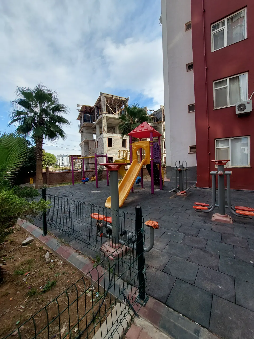 ANTALYA AKSU ALTINTAŞ MAHALLESİNDE SATILIK DOĞALGAZLI 3+1 DAİRE