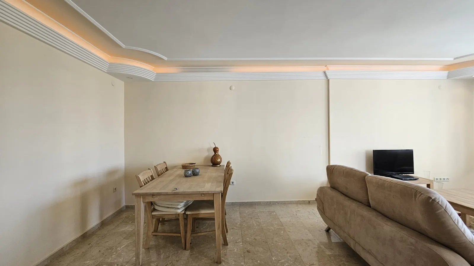 MAHMUTLAR MERKEZİNDE GENİŞ 2+1 DAİRE