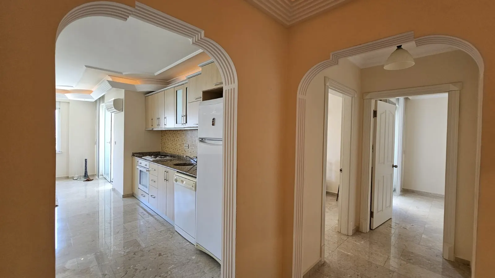 MAHMUTLAR MERKEZİNDE GENİŞ 2+1 DAİRE