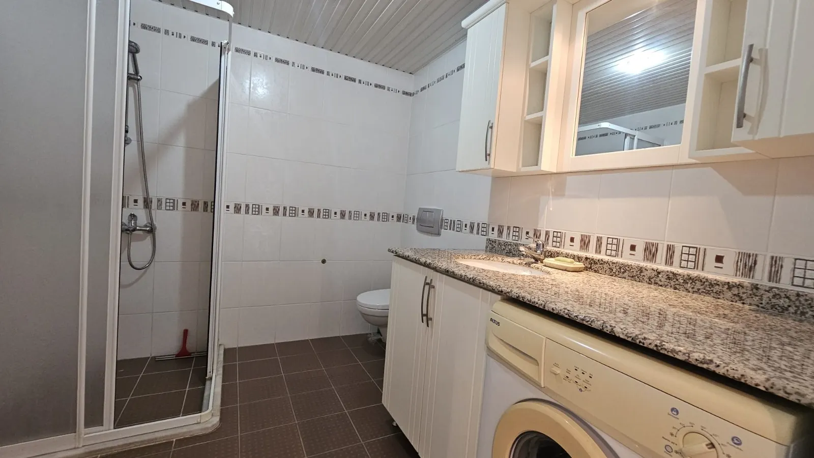 MAHMUTLAR MERKEZİNDE GENİŞ 2+1 DAİRE