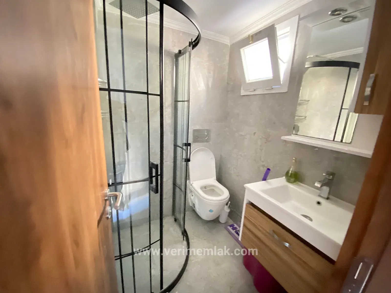 Doğanbey De Denize 50m Mesafede 307m2 İçinde Tek Satılık 4+1 Villa
