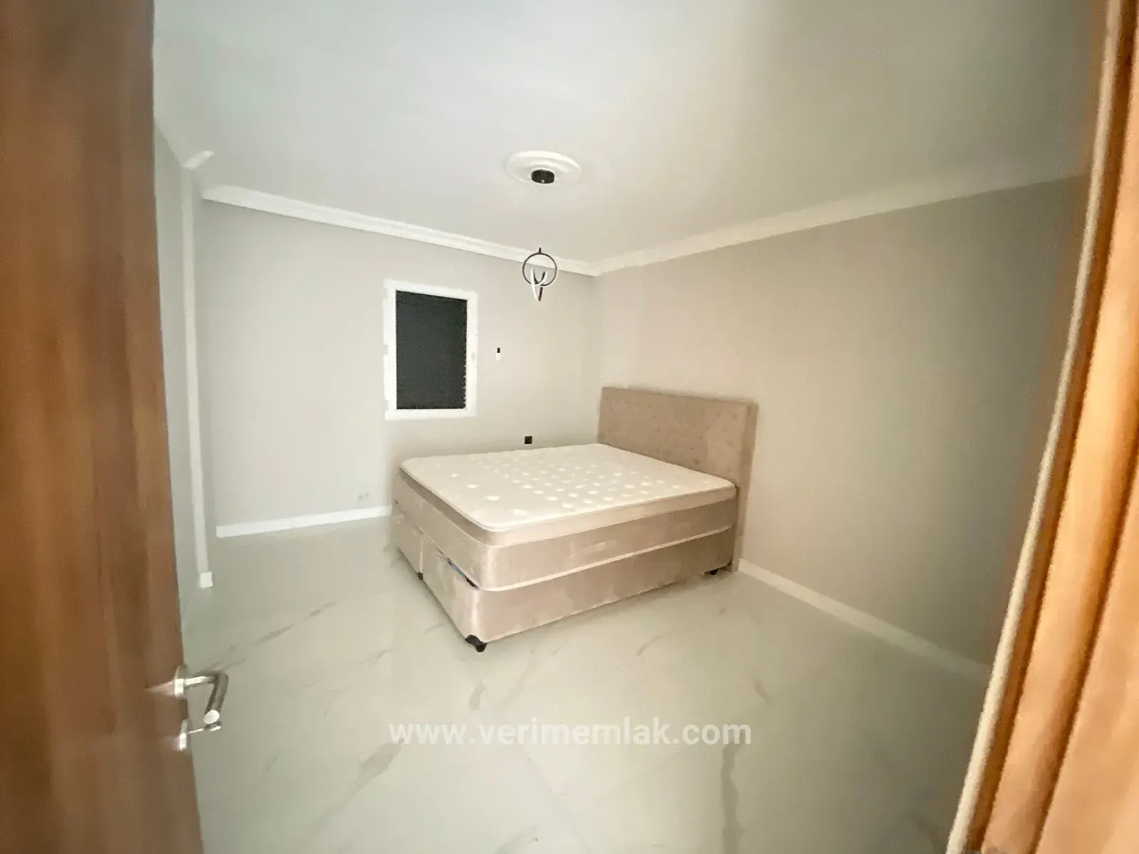 Doğanbey De Denize 50m Mesafede 307m2 İçinde Tek Satılık 4+1 Villa