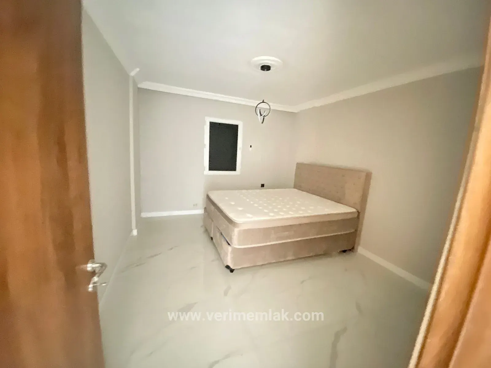 Doğanbey De Denize 50m Mesafede 307m2 İçinde Tek Satılık 4+1 Villa
