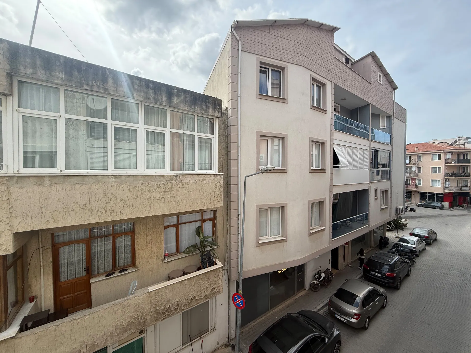 İzmir Seferihisar Hıdırlık Mahallesi'nde Merkezi Konumda Satılık 2+1 Daire