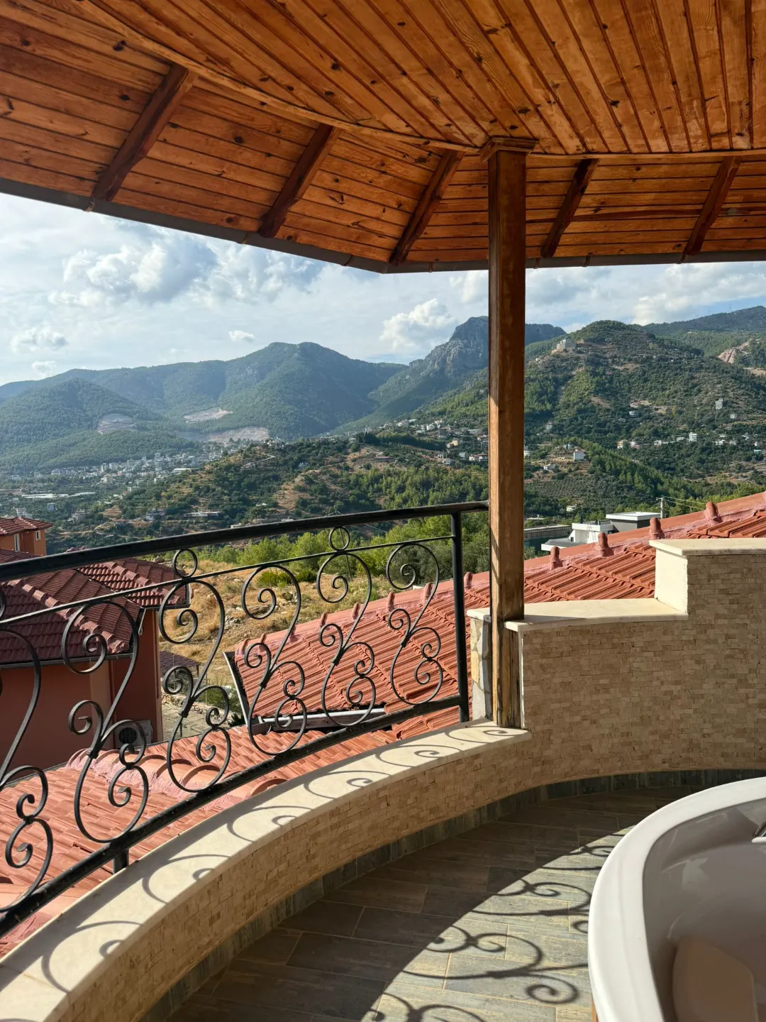 3+1 Triplex Villa in a beautifull complex in Oba, ALanya