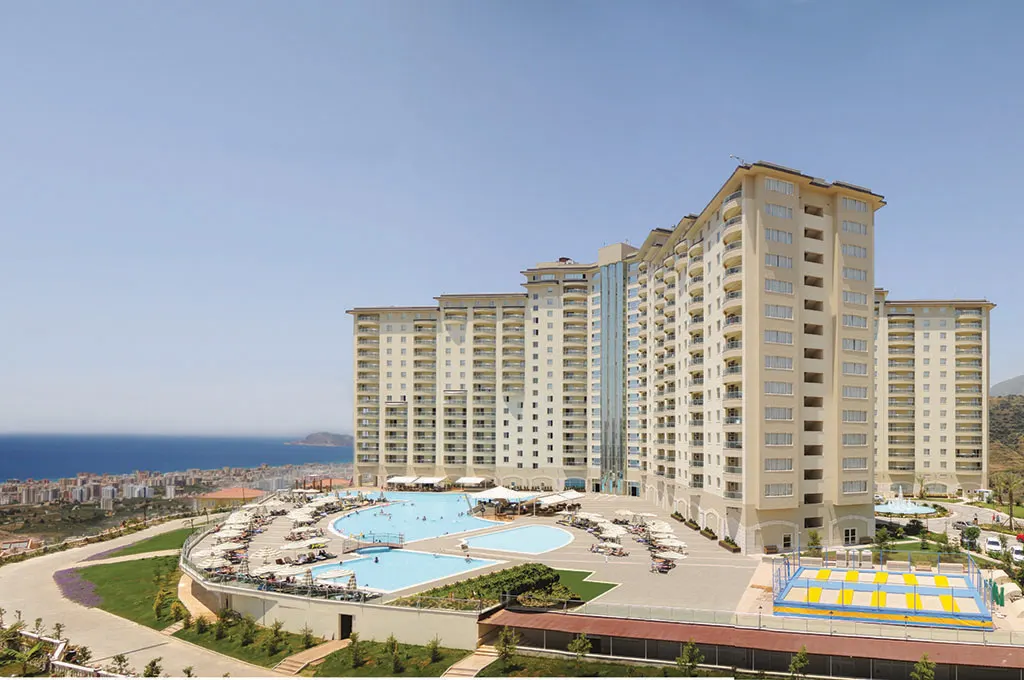 2+1 Apartment with full Seaview and Mountain View in a 5 stars Hotel Complex in Kargicak, Alanya