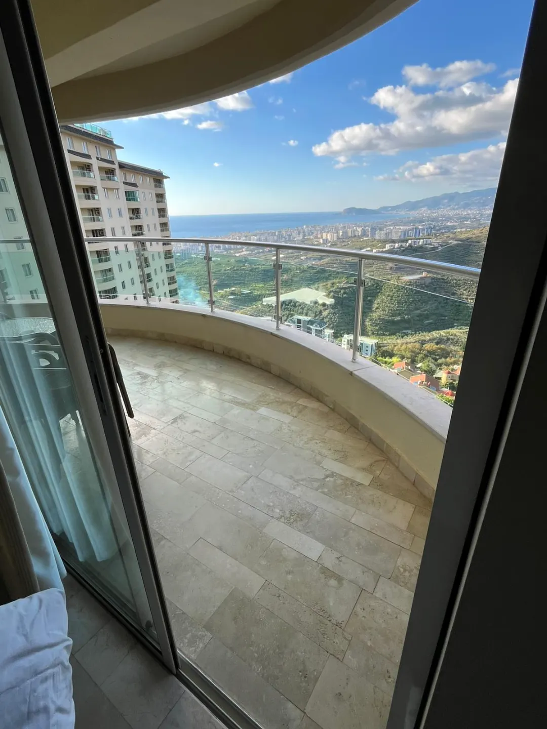 2+1 Apartment with full Seaview and Mountain View in a 5 stars Hotel Complex in Kargicak, Alanya