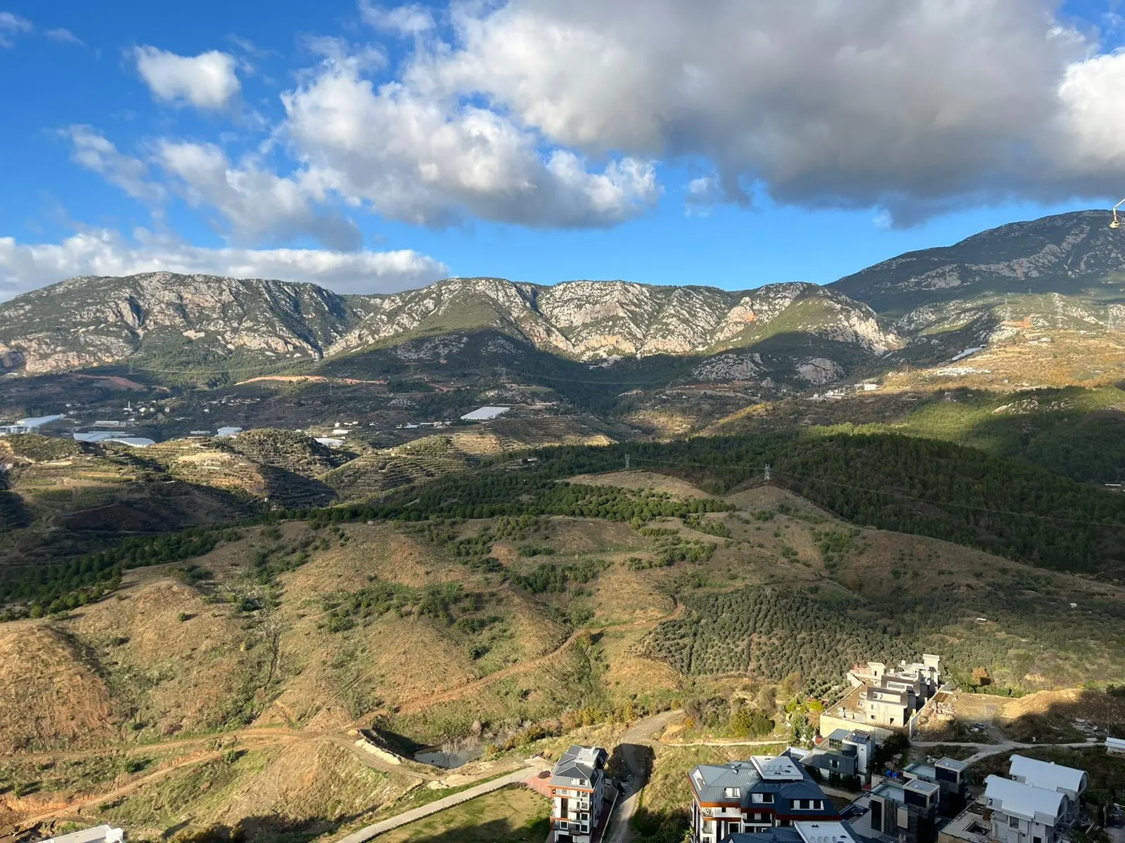 2+1 Apartment with full Seaview and Mountain View in a 5 stars Hotel Complex in Kargicak, Alanya
