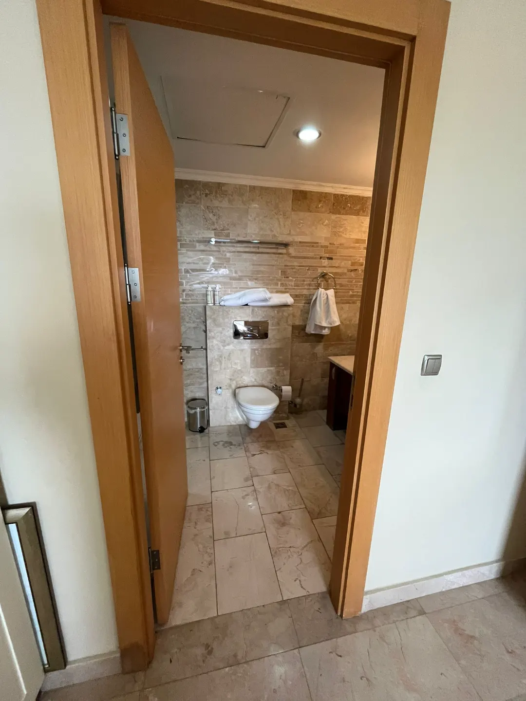 2+1 Apartment with full Seaview and Mountain View in a 5 stars Hotel Complex in Kargicak, Alanya