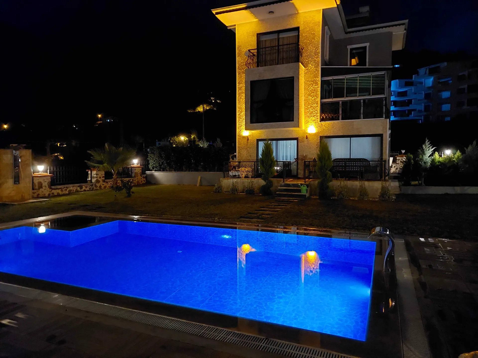 3+1 Luxury Villa with Panorama Seaview in Mahmutlar, Alanya