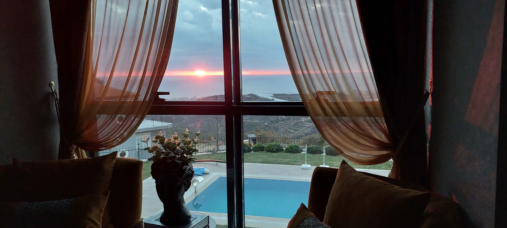 3+1 Luxury Villa with Panorama Seaview in Mahmutlar, Alanya