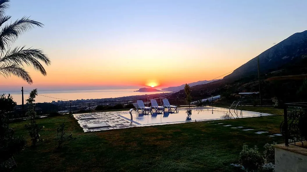 3+1 Luxury Villa with Panorama Seaview in Mahmutlar, Alanya