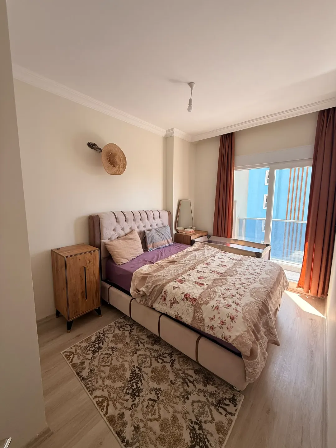 2+1 Furnished Apartment with seperate kitchen in Mahmutlar, Alanya