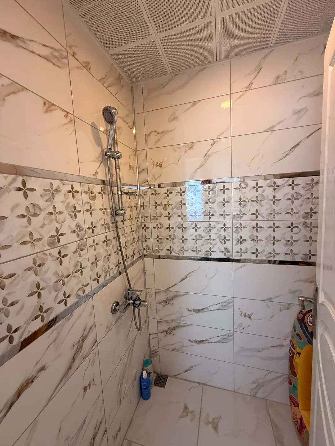 2+1 Furnished Apartment with seperate kitchen in Mahmutlar, Alanya