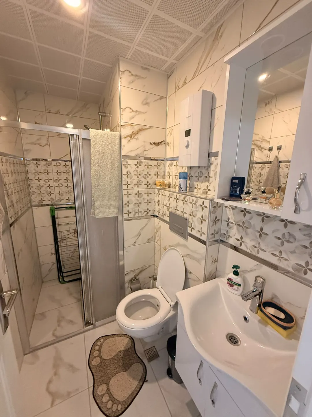 2+1 Furnished Apartment with seperate kitchen in Mahmutlar, Alanya