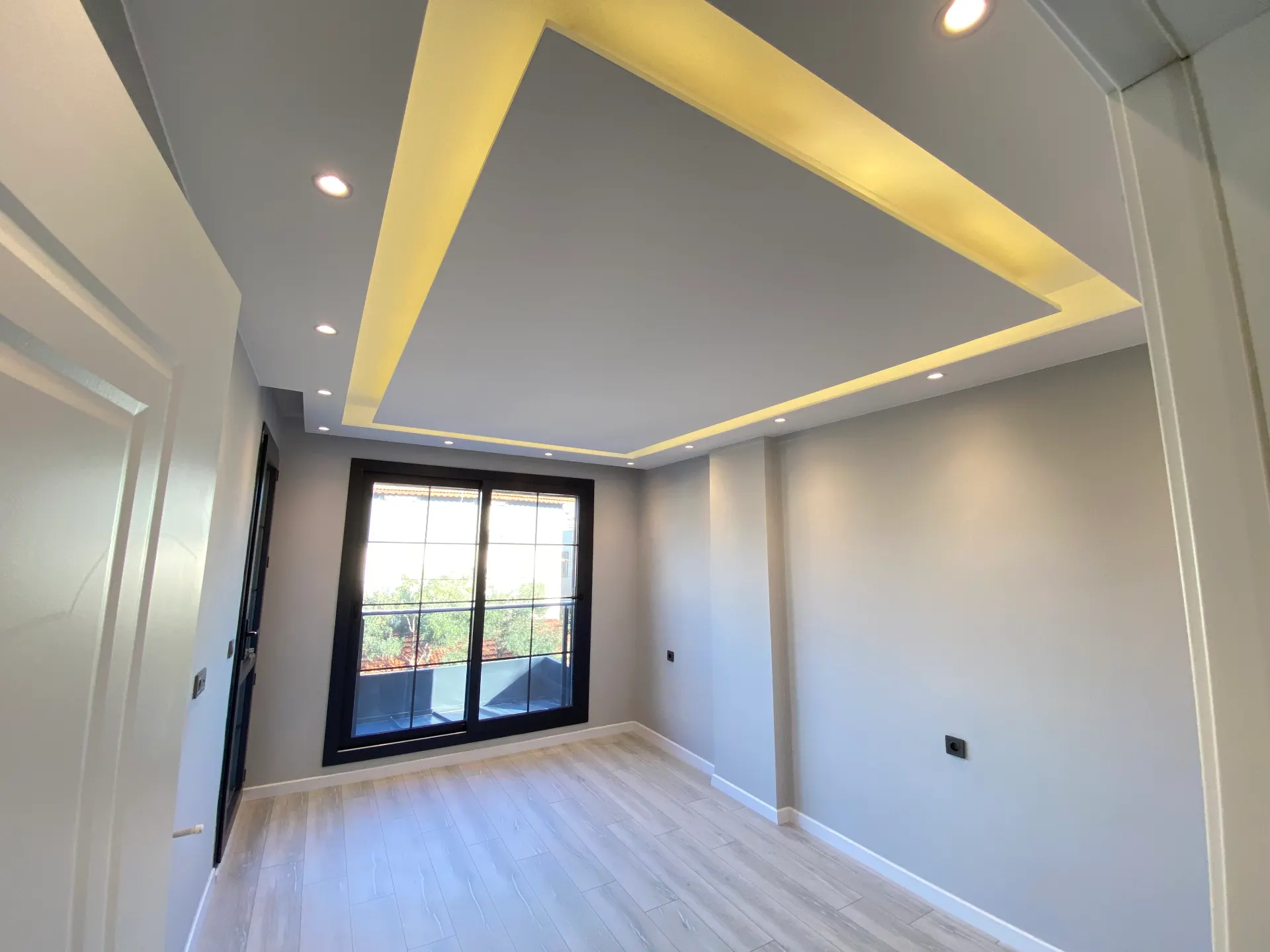 Seferihisar Mersin Alanı'nda Denize Sıfır, Akıllı Sistemli Lüks Satılık 3+1 Villa!