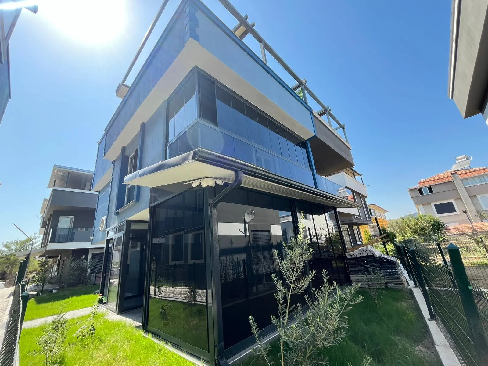 Seferihisar Payamlı’da Modern Tasarımlı, Güvenlikli 3+1 Müstakil Villa!