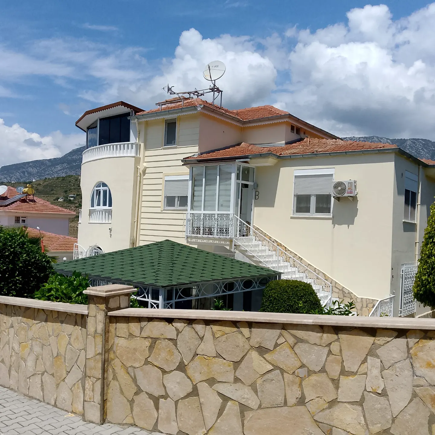 7+2 detached Villa with Seaview in Kargicak, Alanya