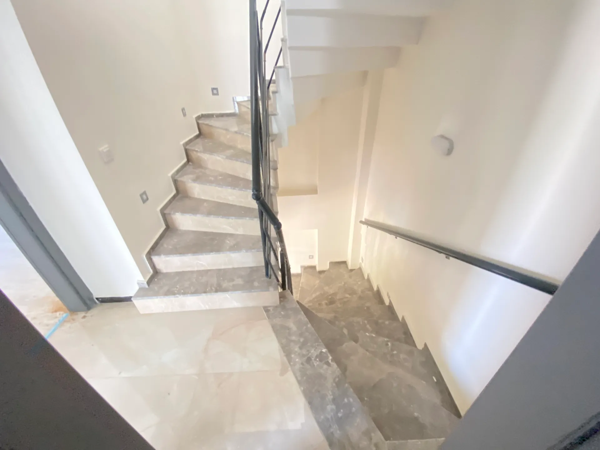 Seferihisar Doğanbeyde Deniz Yakın Bahçeli Satılık 3+1 Villa