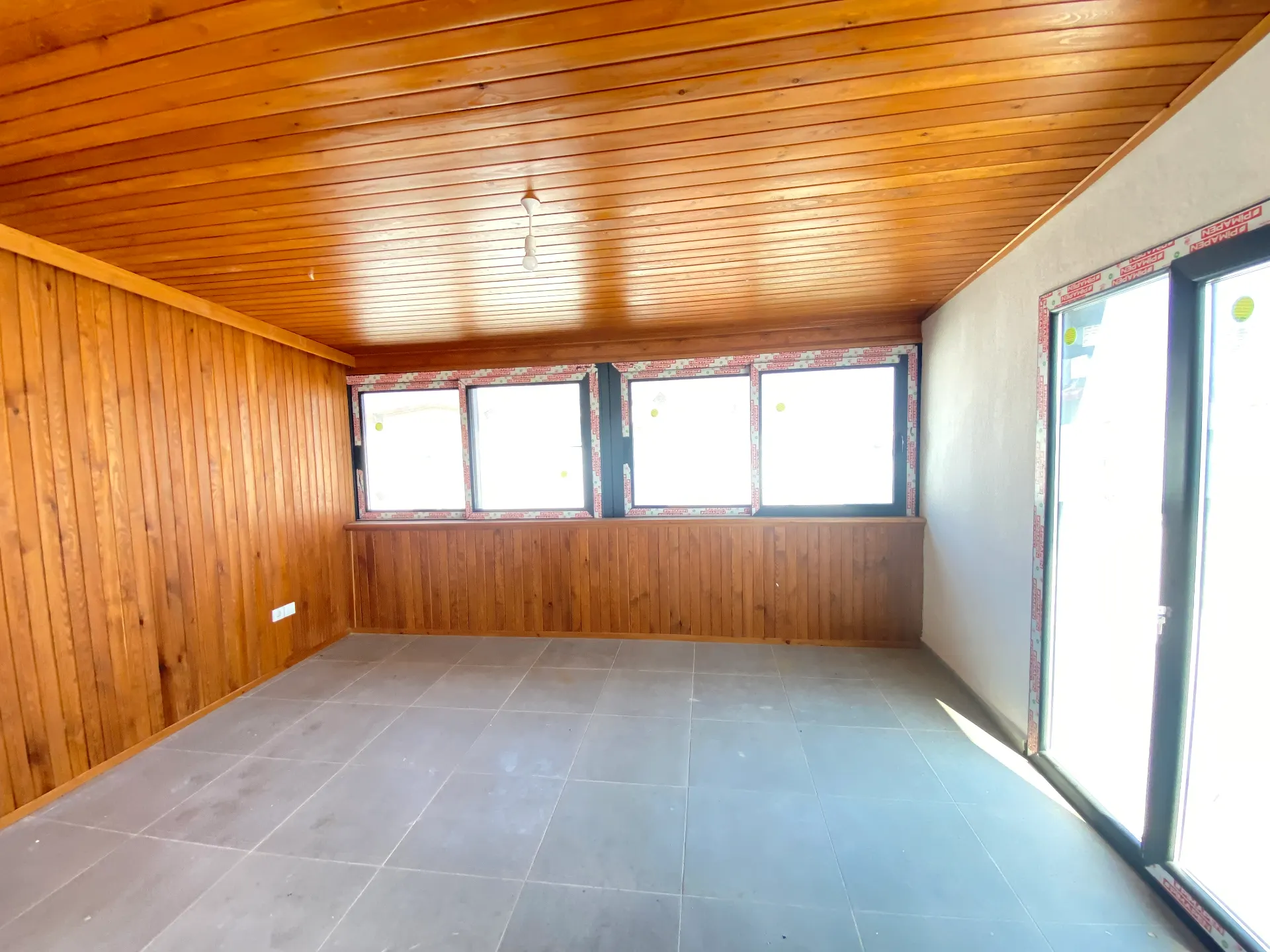 Seferihisar Doğanbeyde Deniz Yakın Bahçeli Satılık 3+1 Villa