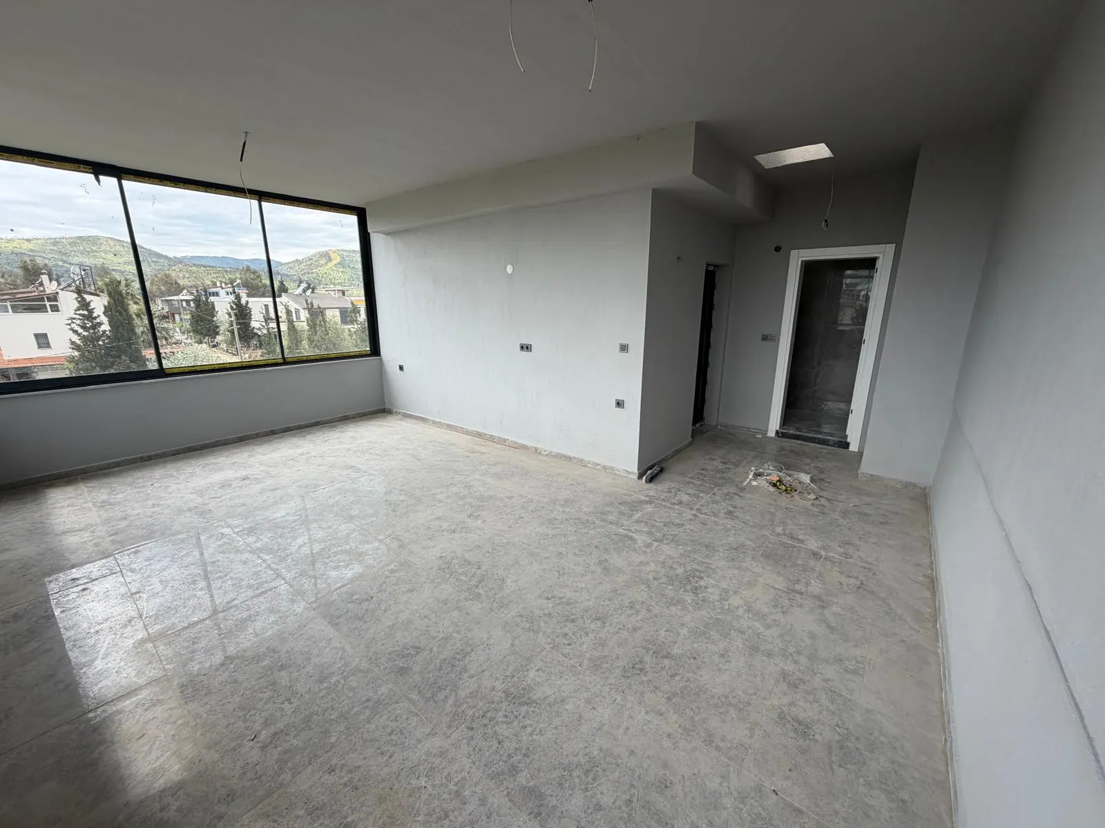 Seferihisar Cumhuriyet'te Denize 750m Mesafede, Müstakil Havuzlu Lüks 3+1 Villa!