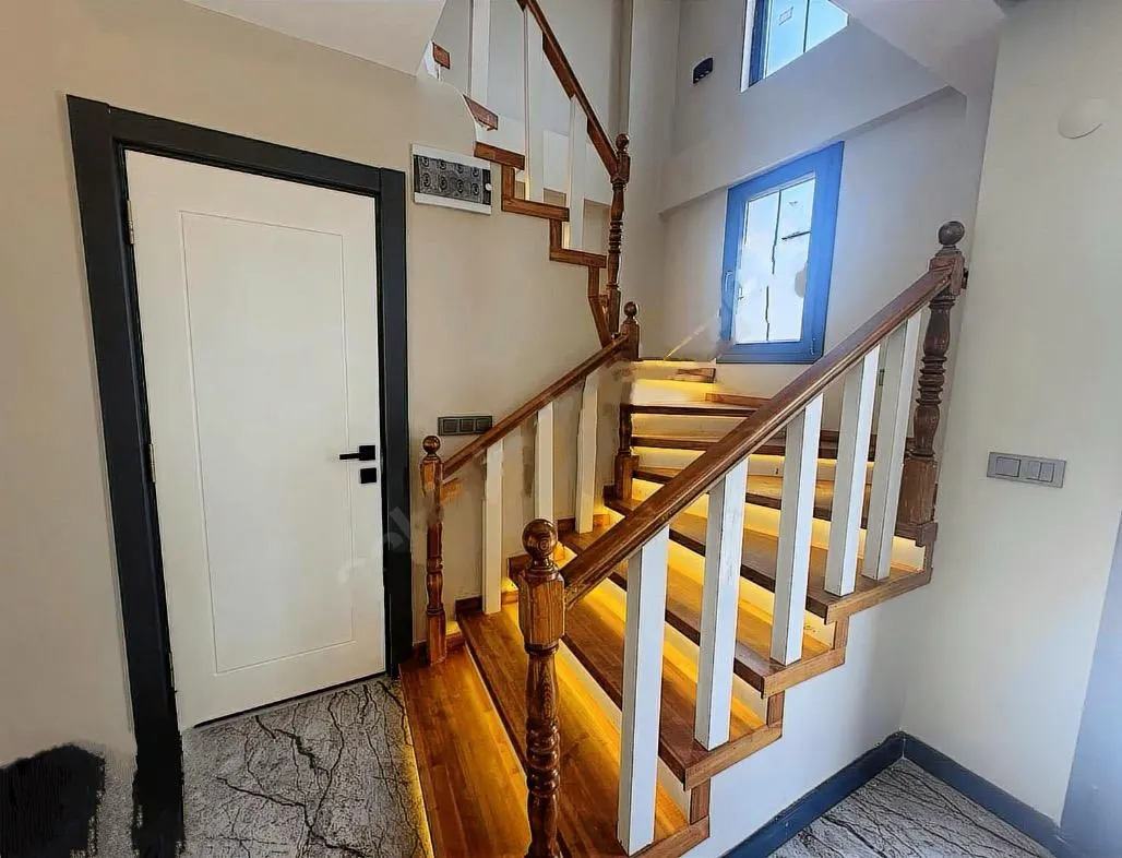 Seferihisar Cumhuriyet Mahallesi’nde Modern & Müstakil Havuzlu Lüks Satılık 3+1 Villa