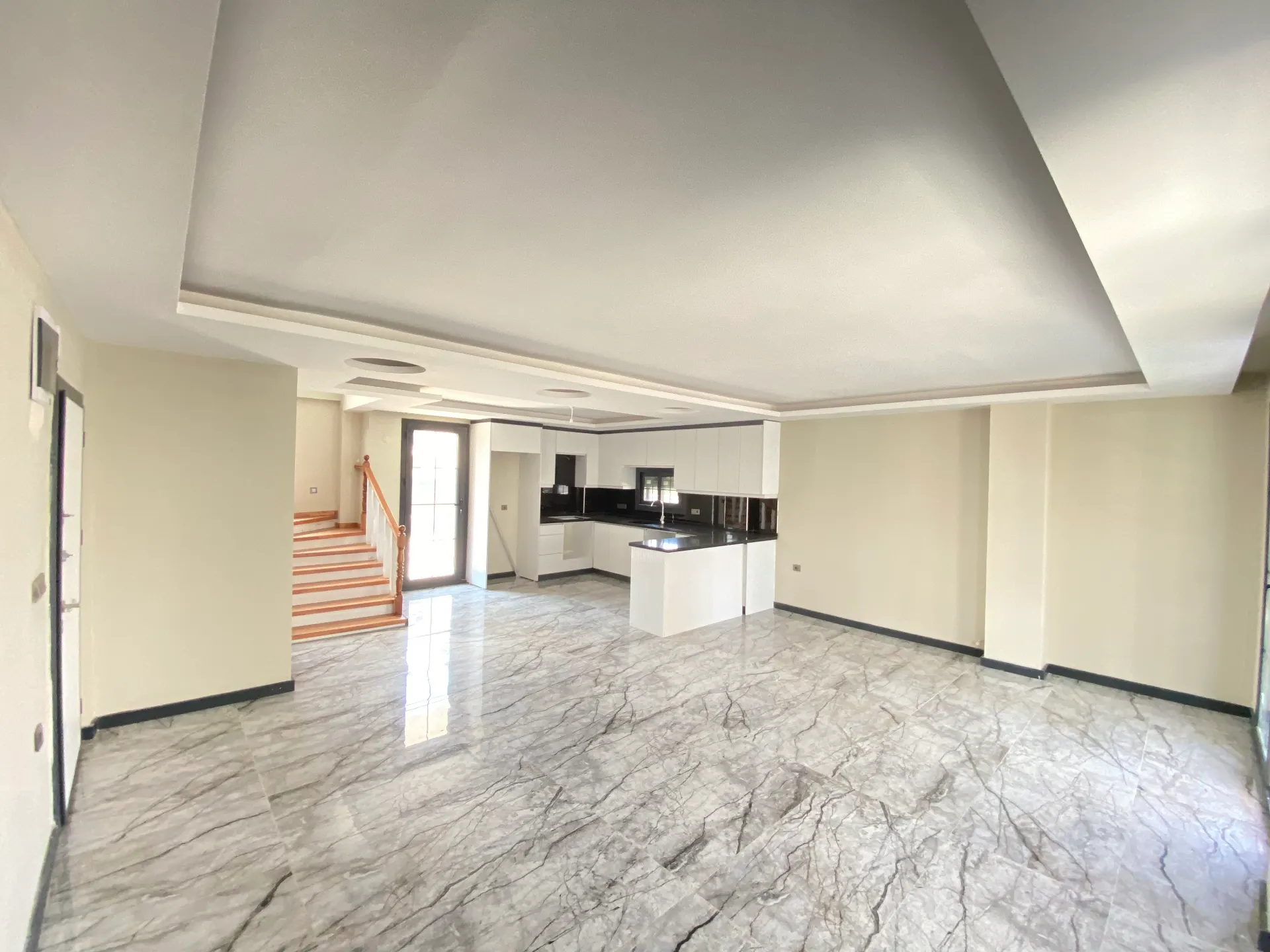 Seferihisar Cumhuriyet Mahallesi’nde Modern & Müstakil Havuzlu Lüks Satılık 3+1 Villa
