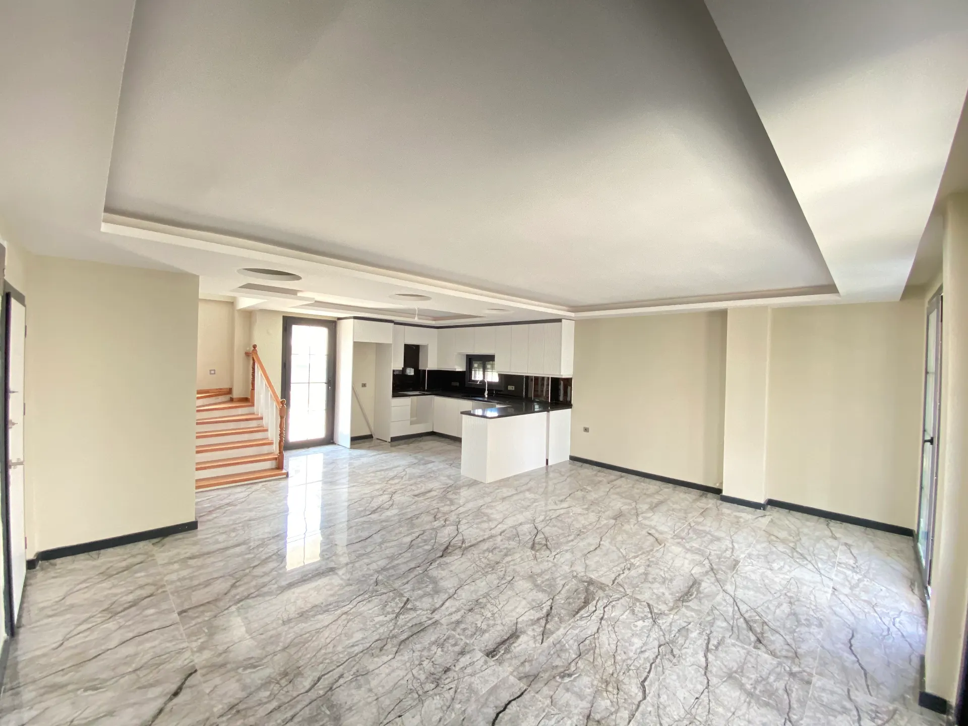 Seferihisar Cumhuriyet Mahallesi’nde Modern & Müstakil Havuzlu Lüks Satılık 3+1 Villa