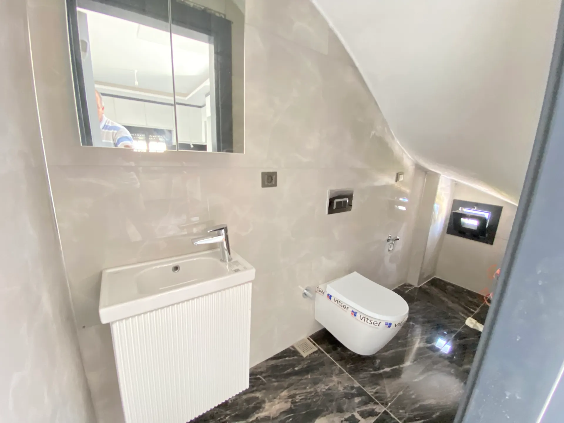Seferihisar Cumhuriyet Mahallesi’nde Modern & Müstakil Havuzlu Lüks Satılık 3+1 Villa