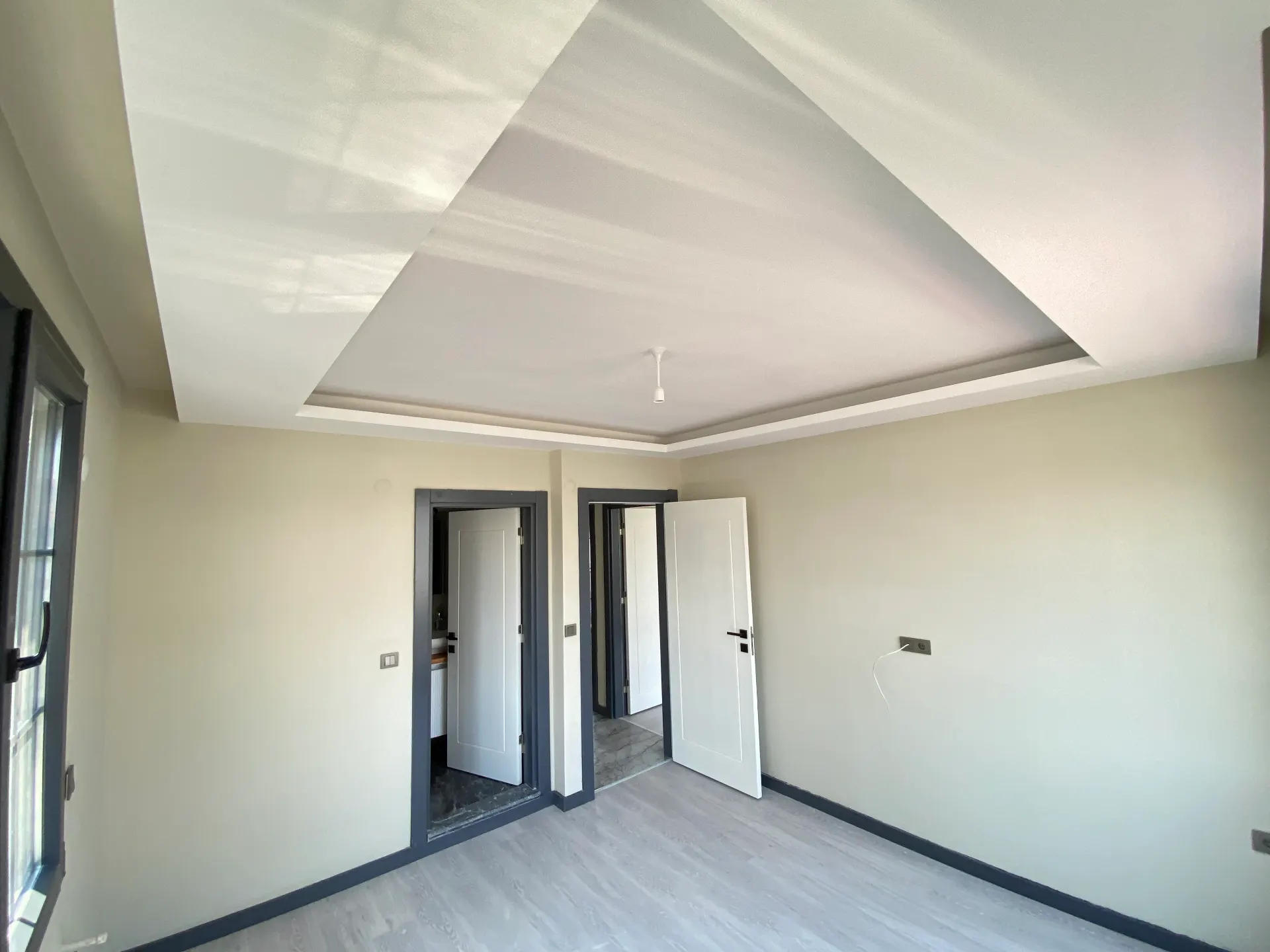 Seferihisar Cumhuriyet Mahallesi’nde Modern & Müstakil Havuzlu Lüks Satılık 3+1 Villa