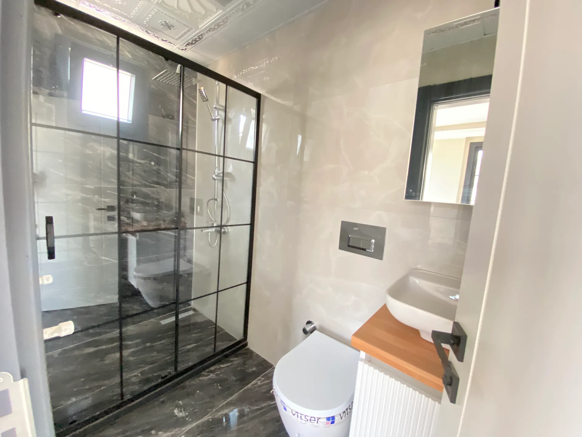 Seferihisar Cumhuriyet Mahallesi’nde Modern & Müstakil Havuzlu Lüks Satılık 3+1 Villa