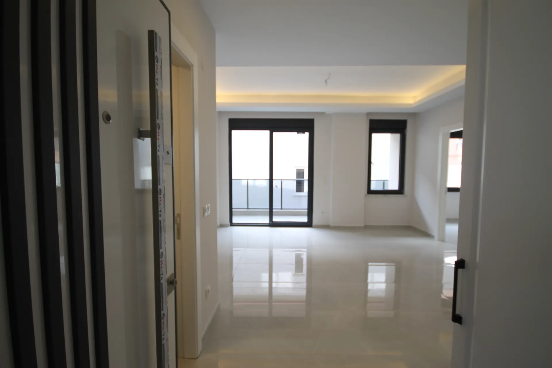 KLEOPATRA PLAJINA 400 METRE SIFIR 2+1 DAİRE
