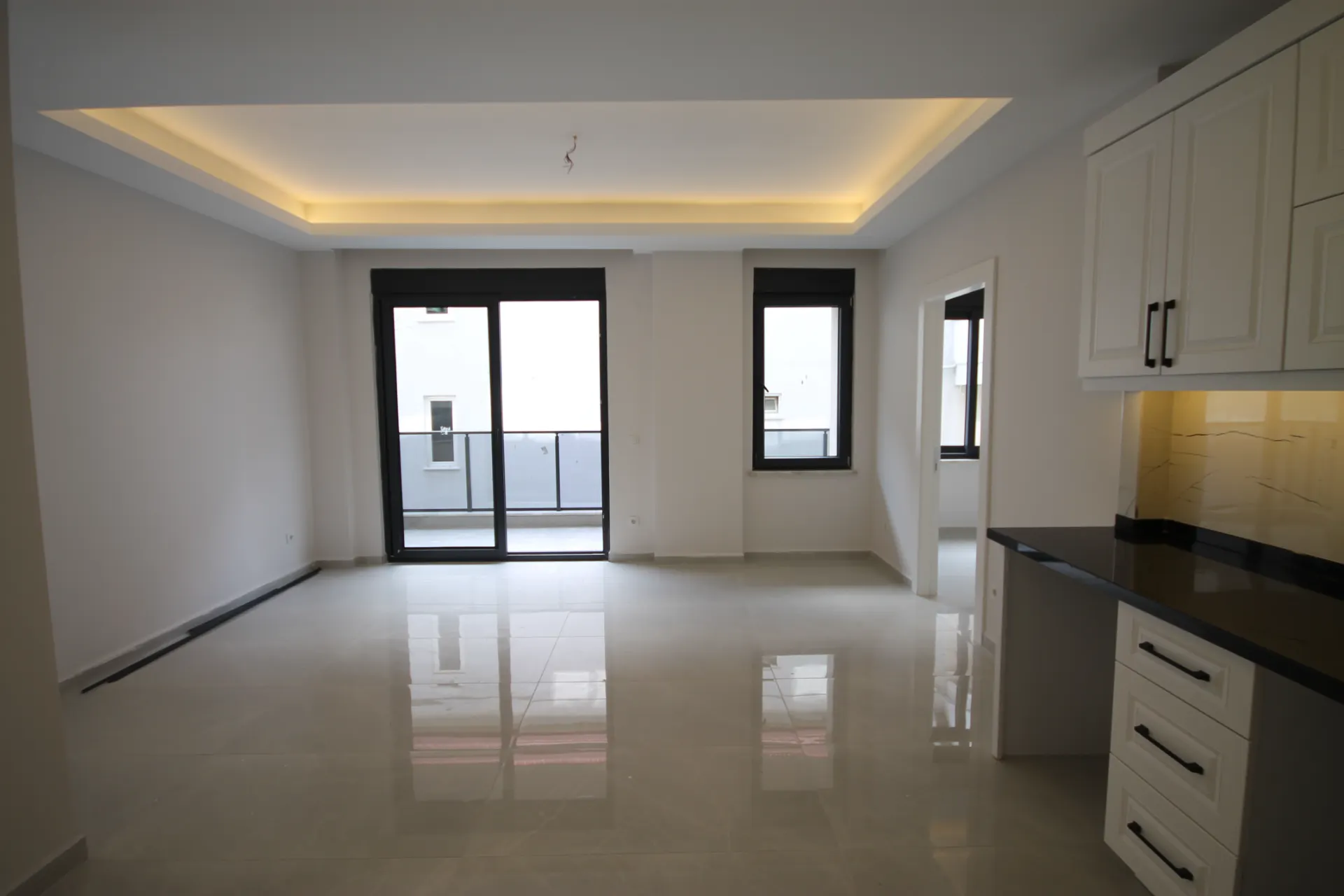 KLEOPATRA PLAJINA 400 METRE SIFIR 2+1 DAİRE