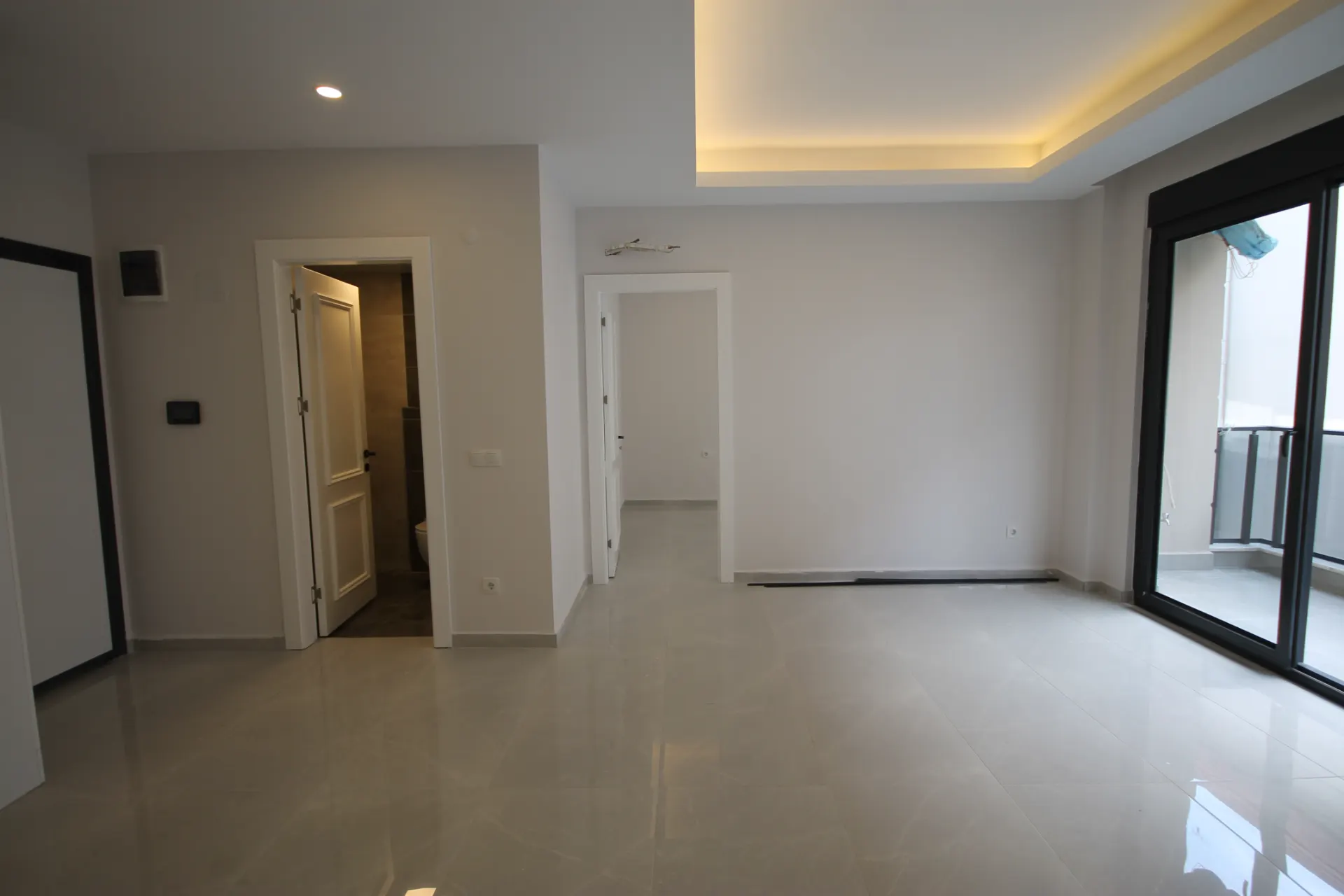 KLEOPATRA PLAJINA 400 METRE SIFIR 2+1 DAİRE