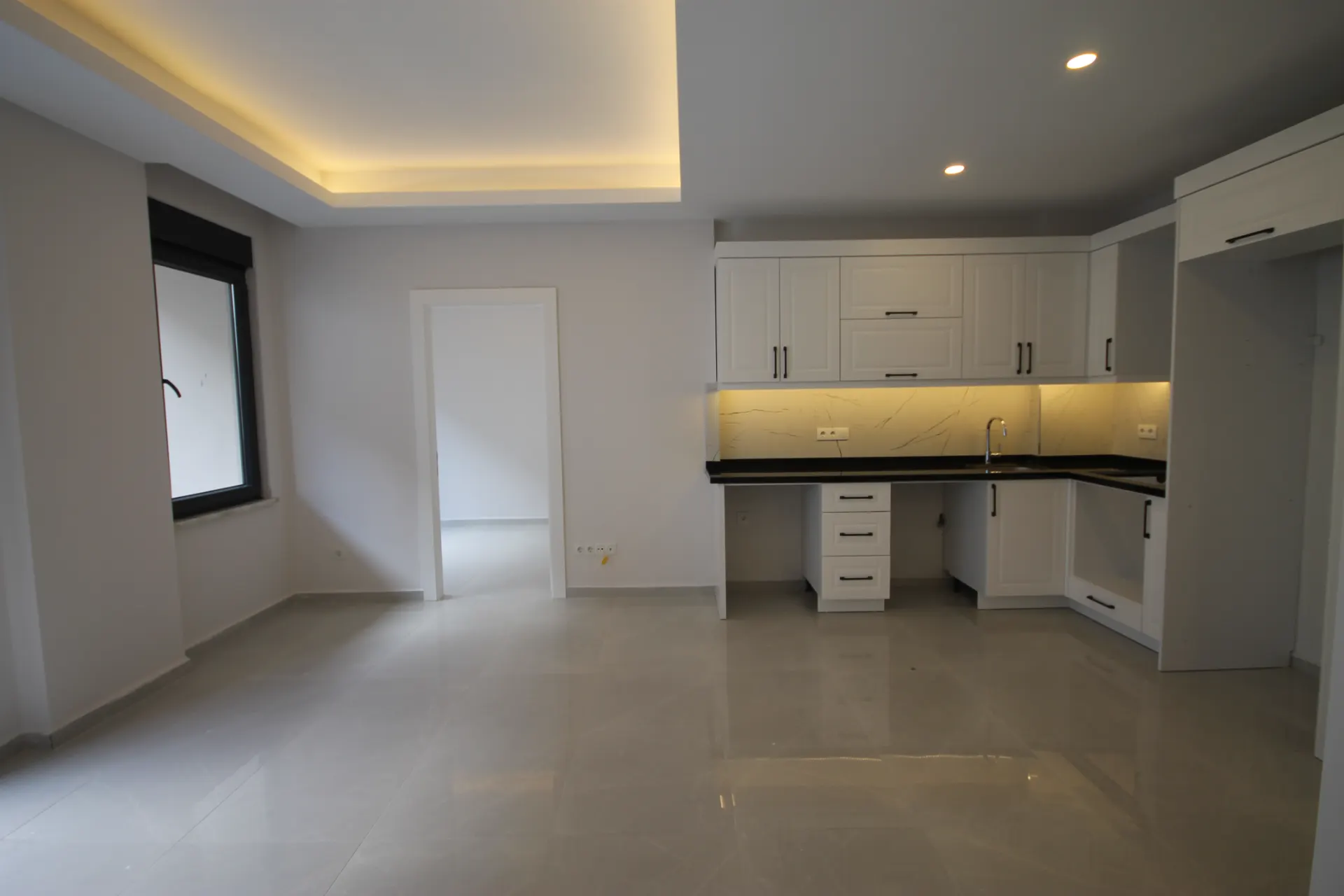 KLEOPATRA PLAJINA 400 METRE SIFIR 2+1 DAİRE