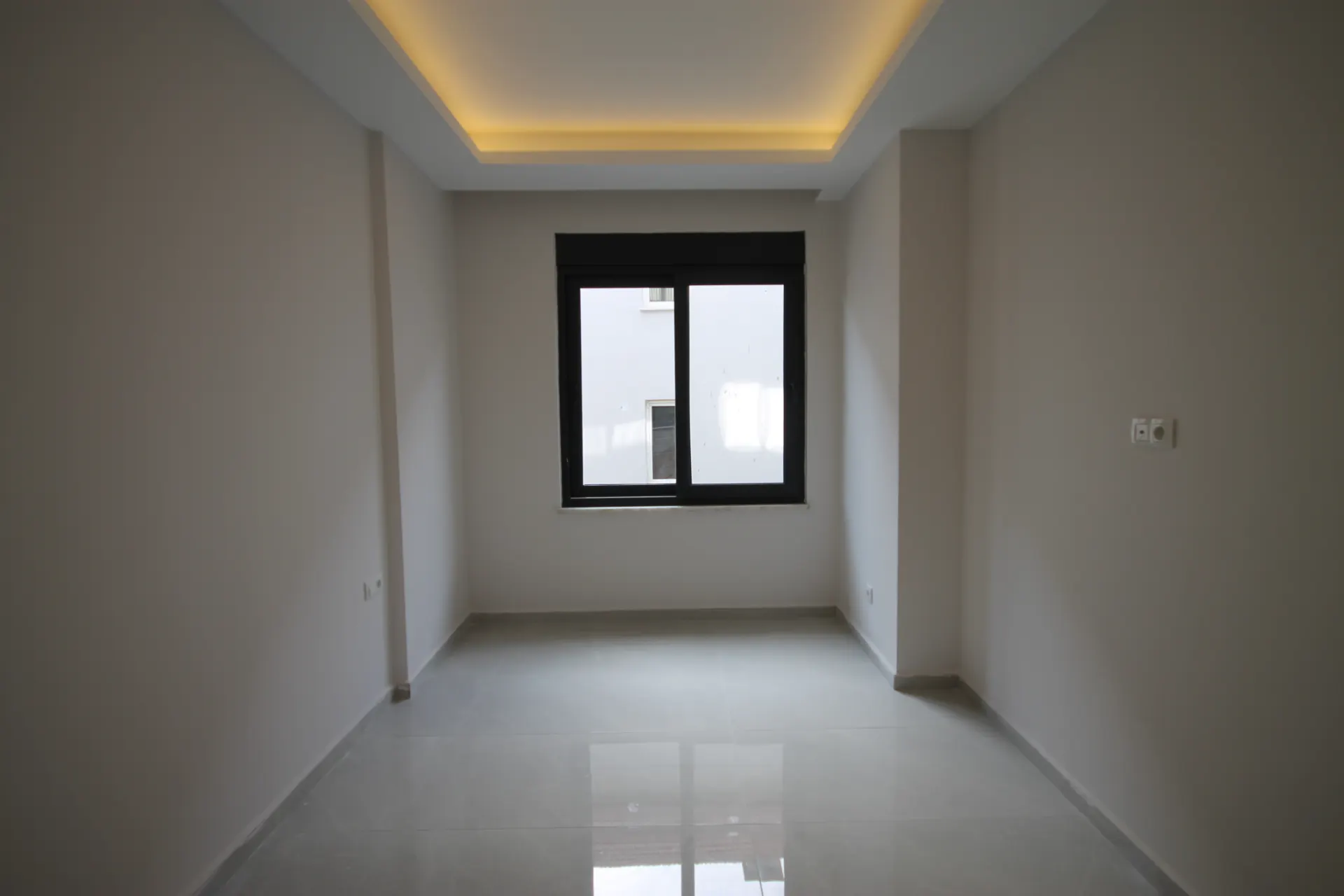 KLEOPATRA PLAJINA 400 METRE SIFIR 2+1 DAİRE