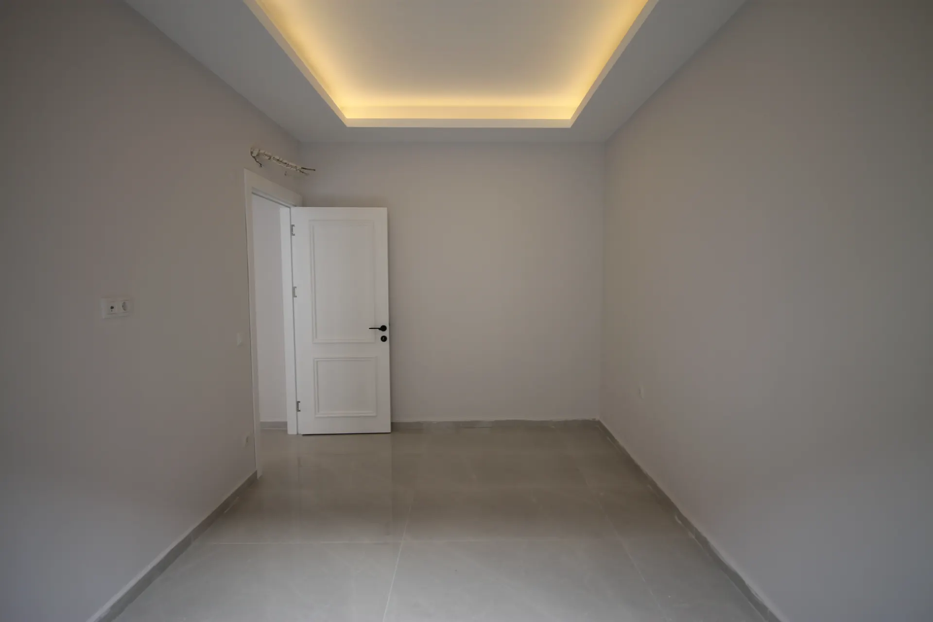 KLEOPATRA PLAJINA 400 METRE SIFIR 2+1 DAİRE