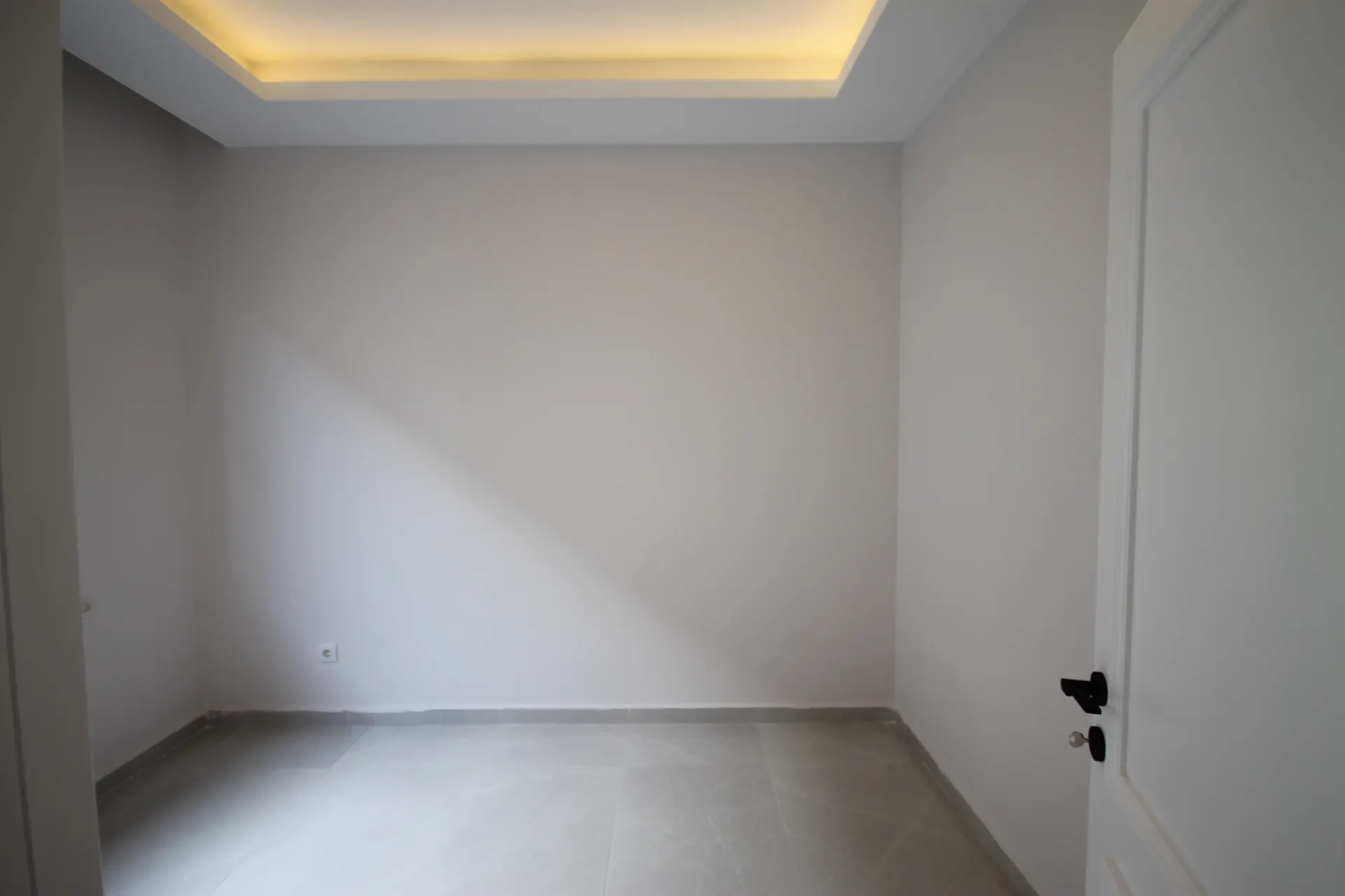 KLEOPATRA PLAJINA 400 METRE SIFIR 2+1 DAİRE