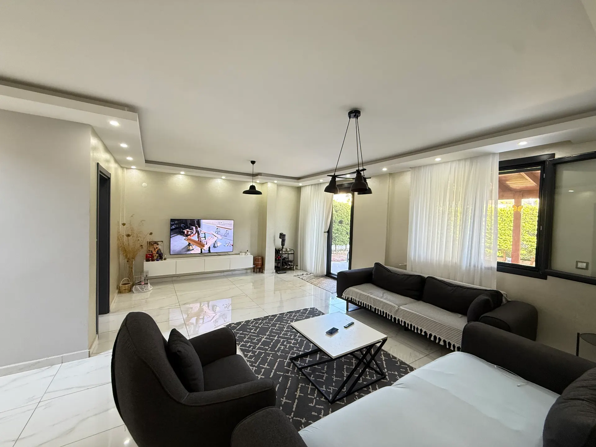 Seferihisar Doğanbey'de Müstakil Havuzlu Ayrı Mutfak Geniş Bahçe Satılık 3+1 Villa