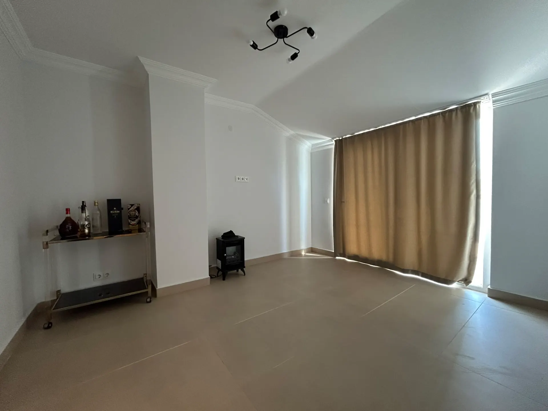 Sprzedam wyjątkowy 3+1 w centrum Alanyi