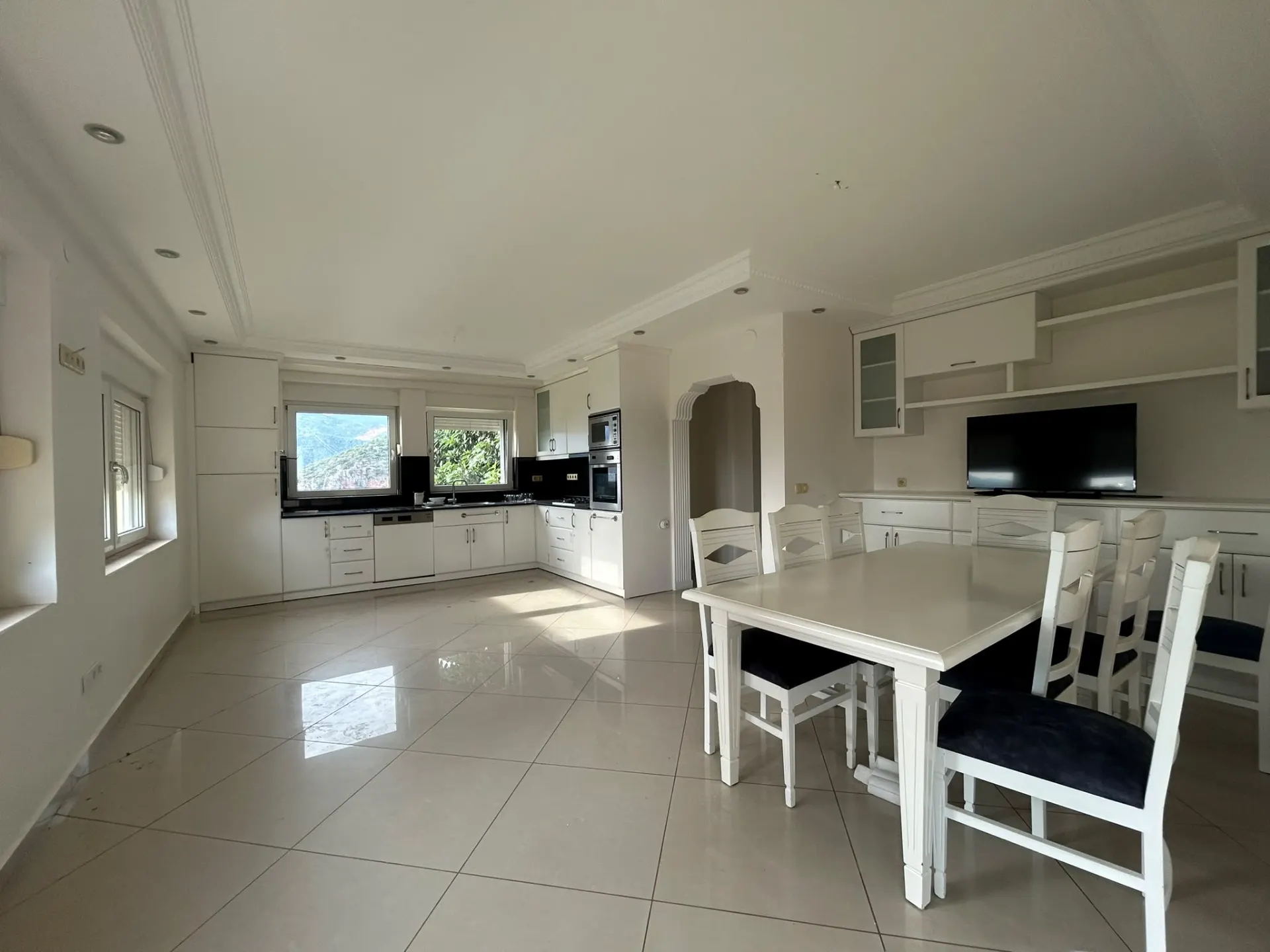 ALANYA OBA KIZILCAŞEHİR'DE MÜSTAKİL MANZARALI 5+1 KİRALIK VİLLA