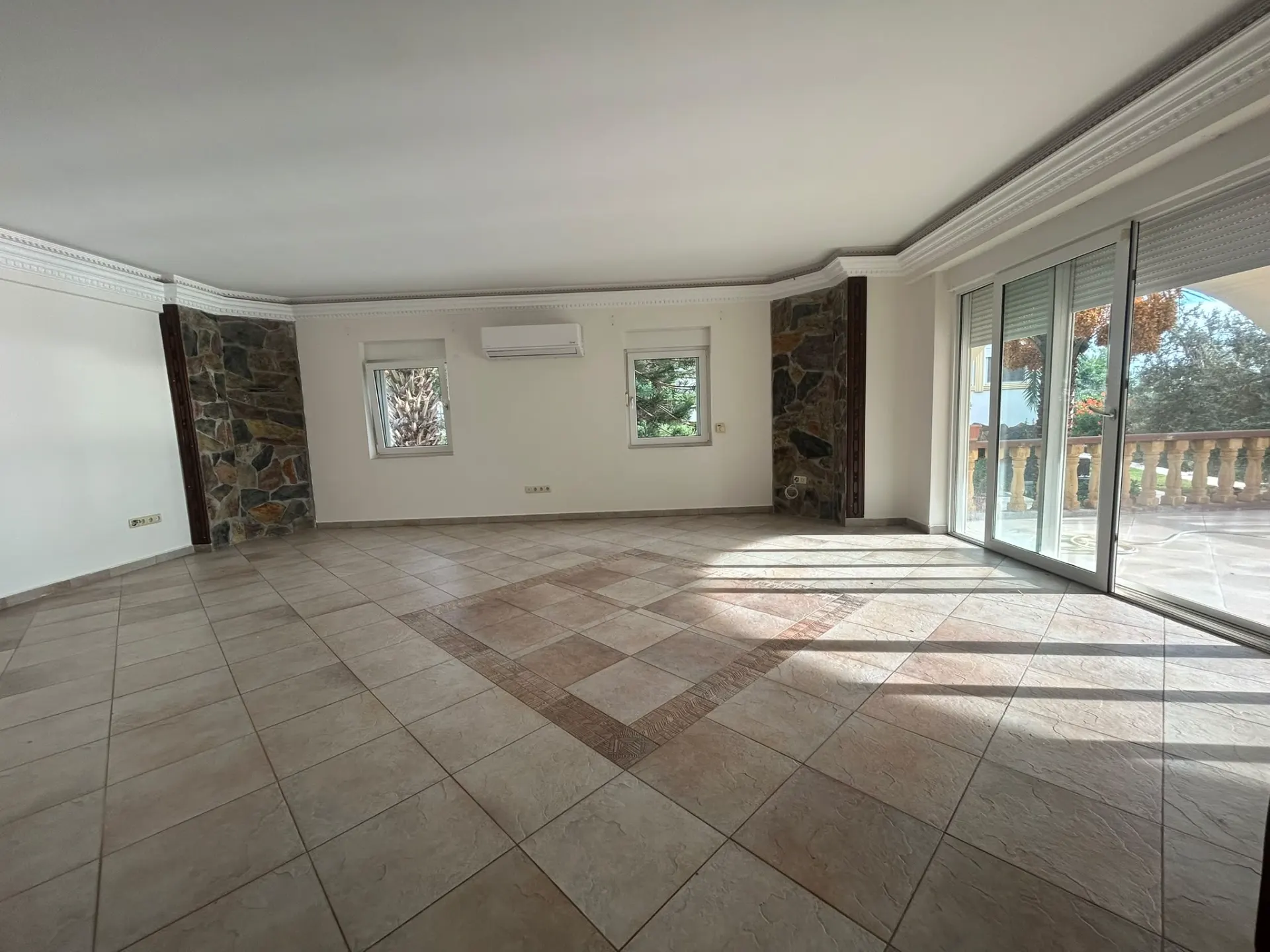ALANYA OBA KIZILCAŞEHİR'DE MÜSTAKİL MANZARALI 5+1 KİRALIK VİLLA