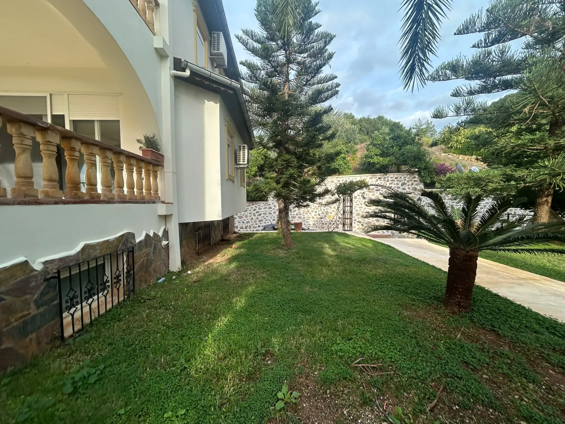 ALANYA OBA KIZILCAŞEHİR'DE MÜSTAKİL MANZARALI 5+1 KİRALIK VİLLA