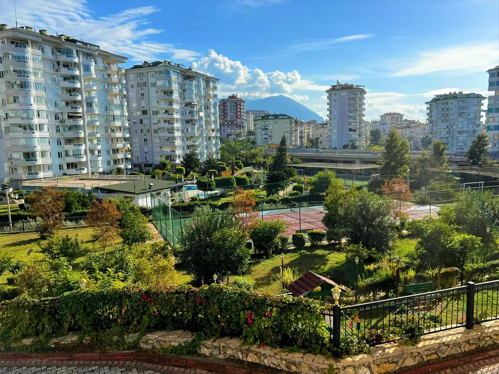 ALANYA CİKCİLLİ'DE FUL AKTİVİTELİ SİTE İÇERİSİNDE KİRALIK 4+1