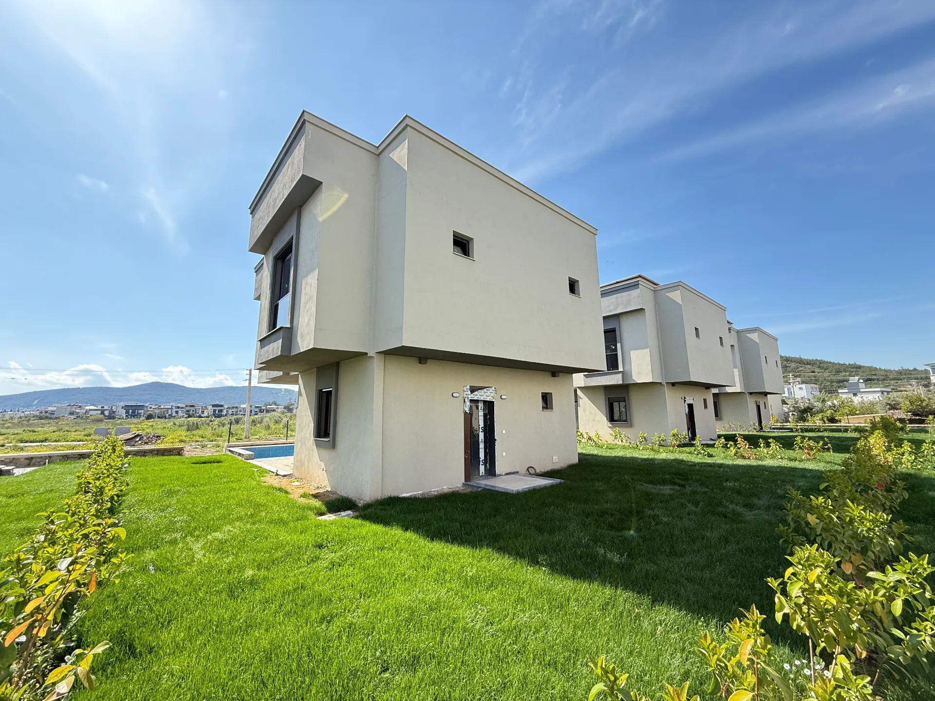Seferihisar Doğanbeyde Tek Müstakil Havuzlu Satılık 3+1 Villa