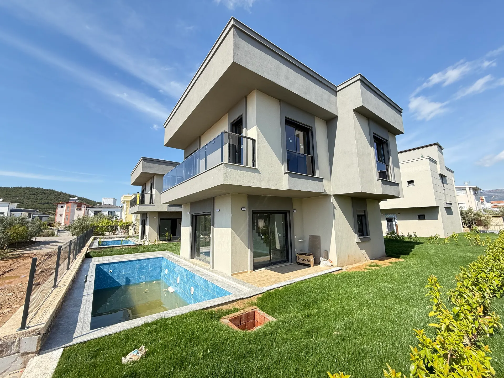 Seferihisar Doğanbeyde Tek Müstakil Havuzlu Satılık 3+1 Villa