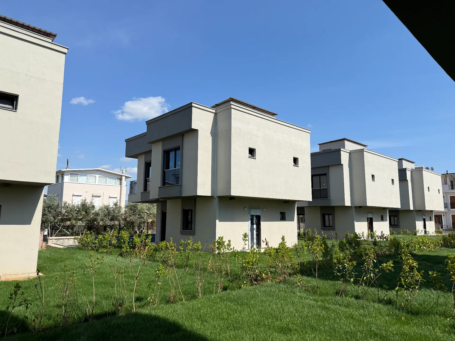 Seferihisar Doğanbeyde Tek Müstakil Havuzlu Satılık 3+1 Villa