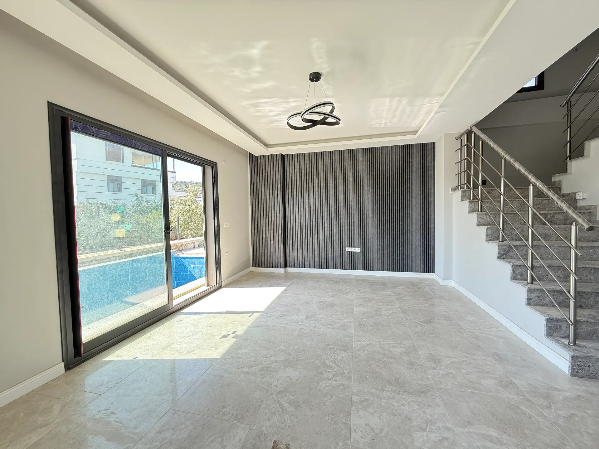 Seferihisar Doğanbeyde Tek Müstakil Havuzlu Satılık 3+1 Villa