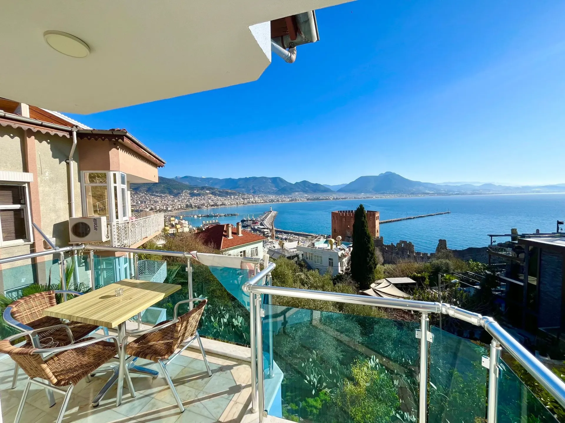 Alanya Kalesi'nde Satılık 1+1 Daire Deniz Manzaralı