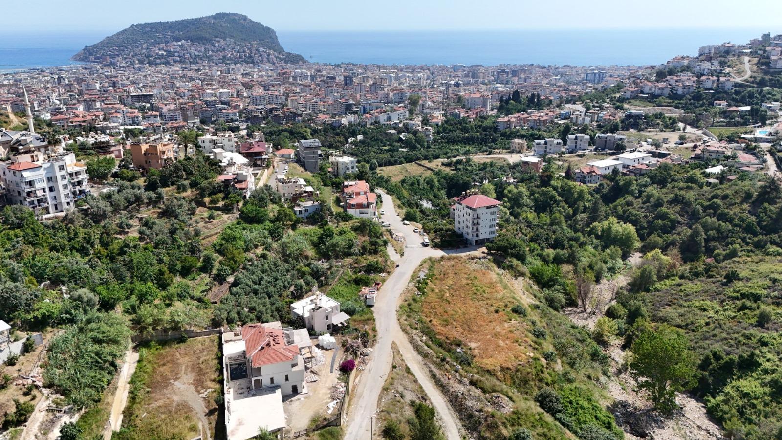 ANTALYA ALANYA BEKTAŞ'TA SATILIK 1.219 M2 VİLLA İMARLI ARSA